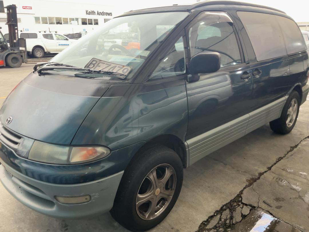 Photo '2' of Toyota Lucida Estima