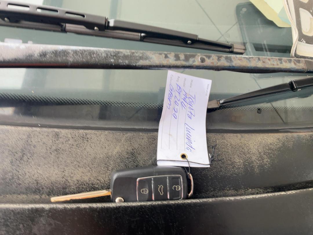 Photo '13' of Toyota Lucida Estima