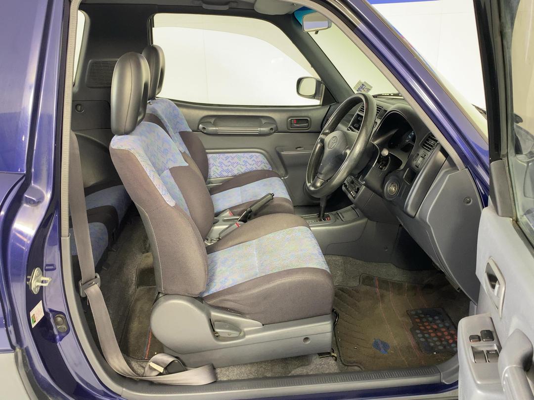 Photo '16' of Toyota Rav4