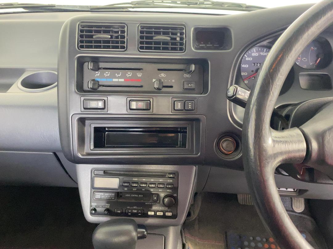 Photo '18' of Toyota Rav4