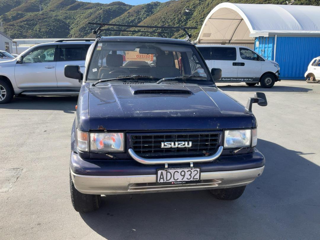 Photo '3' of Isuzu Bighorn Photo '3' of Isuzu Bighorn