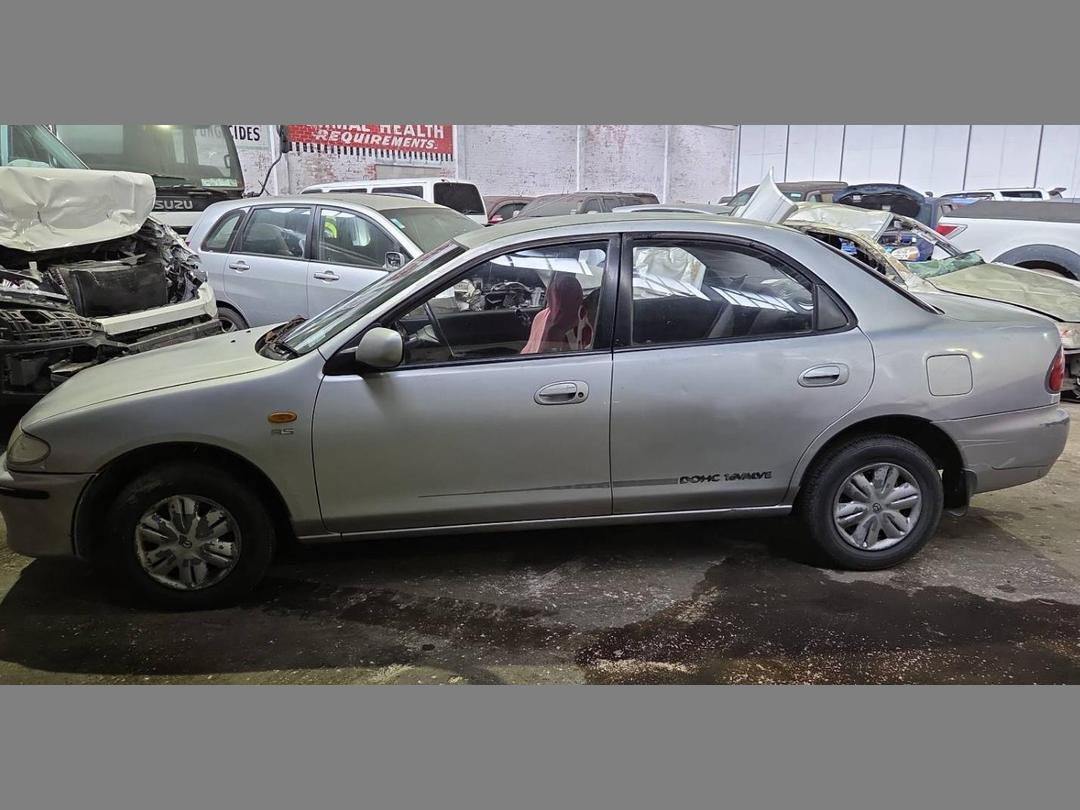 Photo '2' of Mazda Familia RS