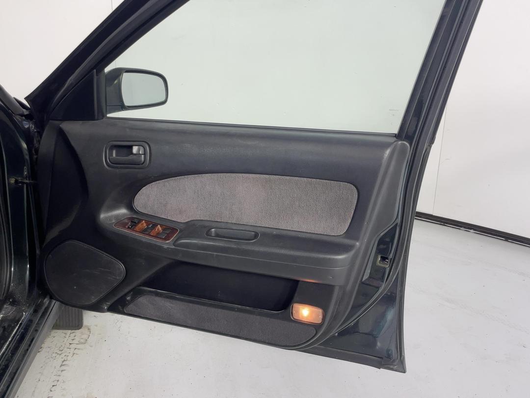 Photo '15' of Nissan Cefiro