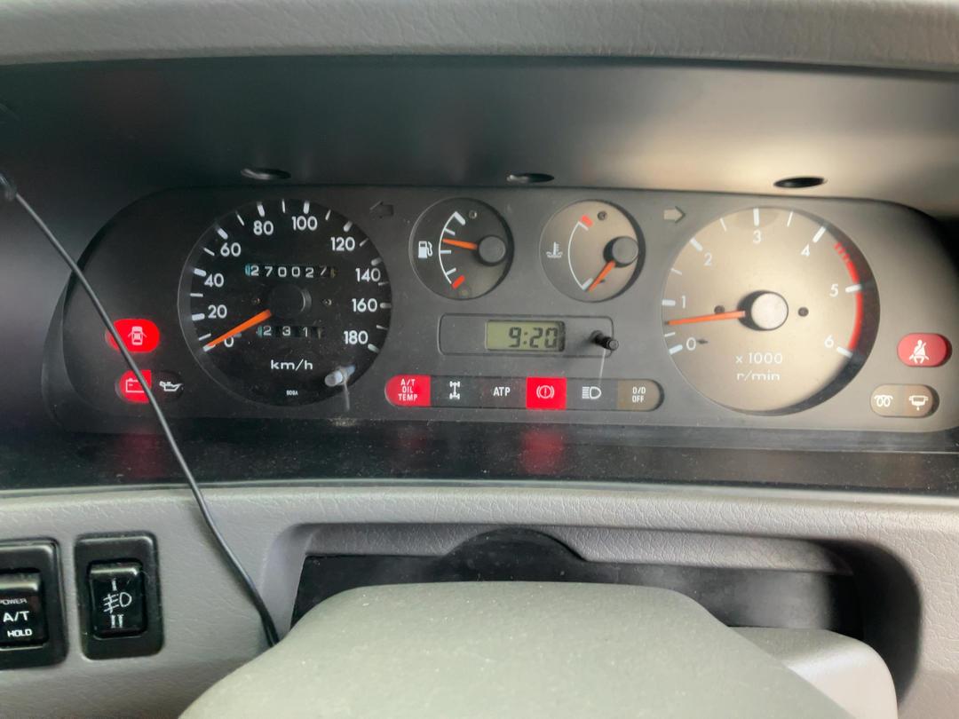 Photo '8' of Nissan Mistral