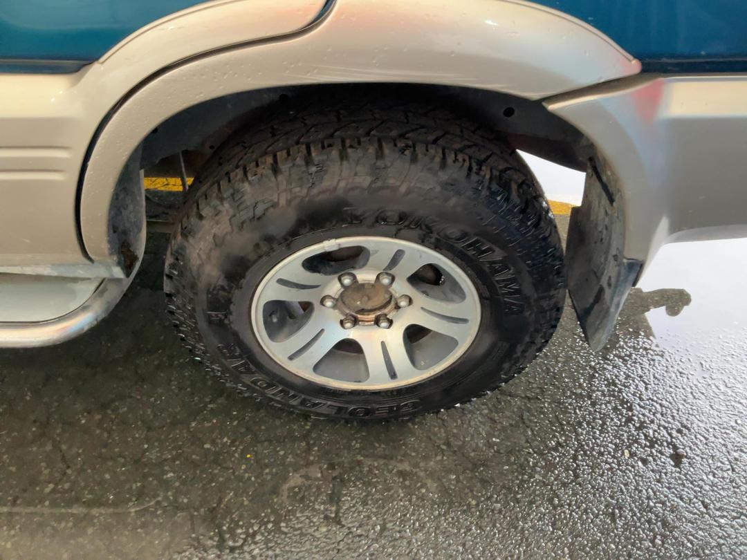 Photo '12' of Nissan Mistral