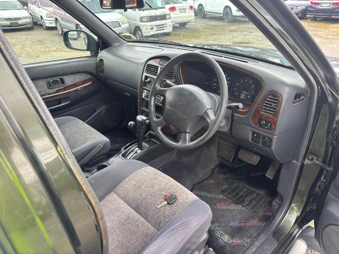 Photo '11' of Nissan Terrano