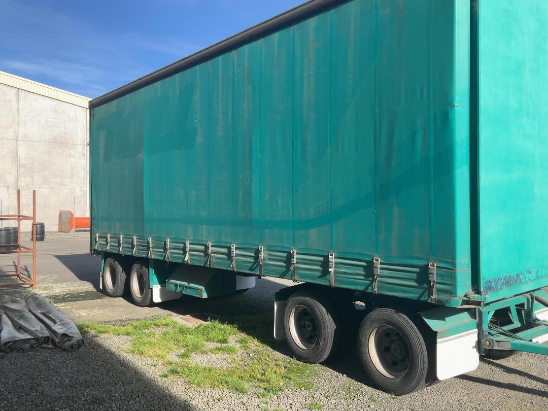 Photo '3' of Roadmaster FG 4A-8.7 Curtainsider Full