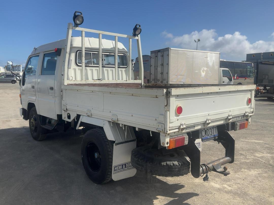 Photo '7' of Toyota Dyna 200 Double Cab - Flat Deck