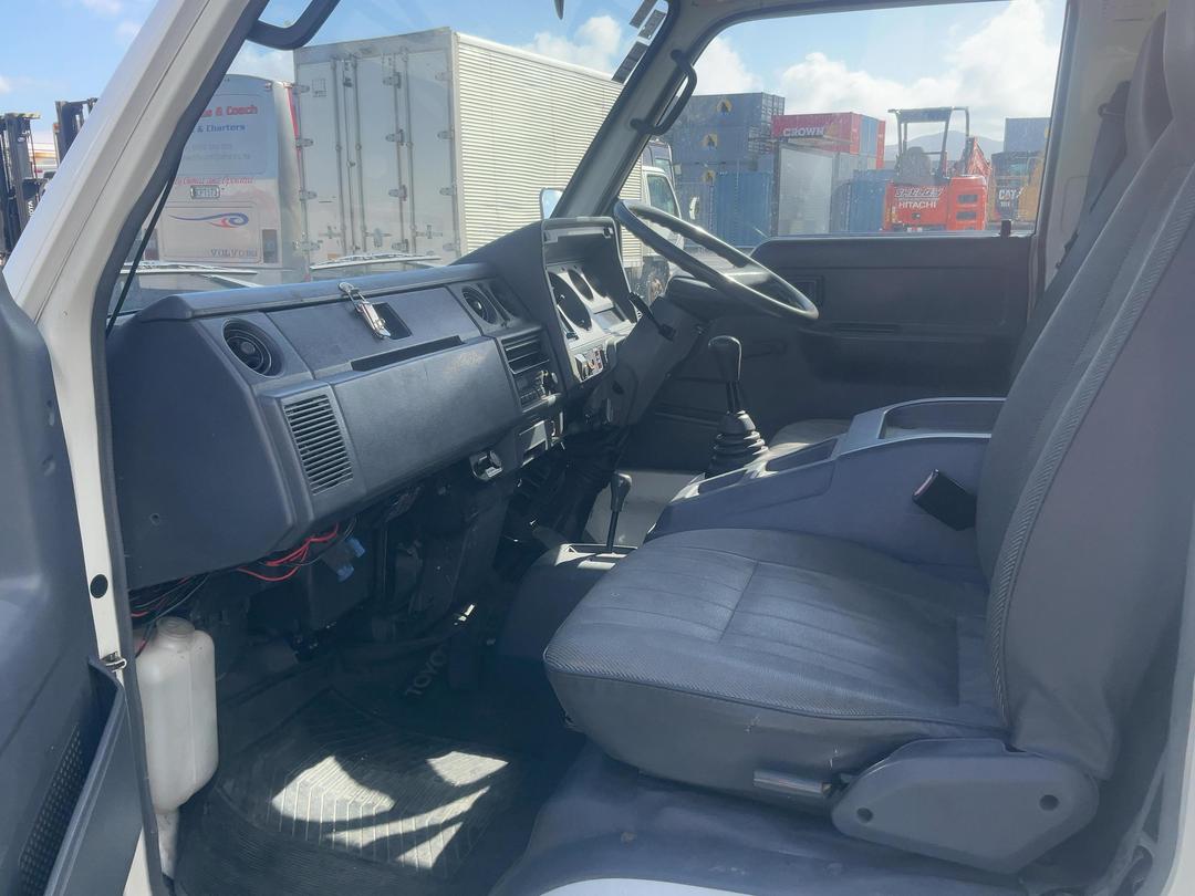 Photo '19' of Toyota Dyna 200 Double Cab - Flat Deck
