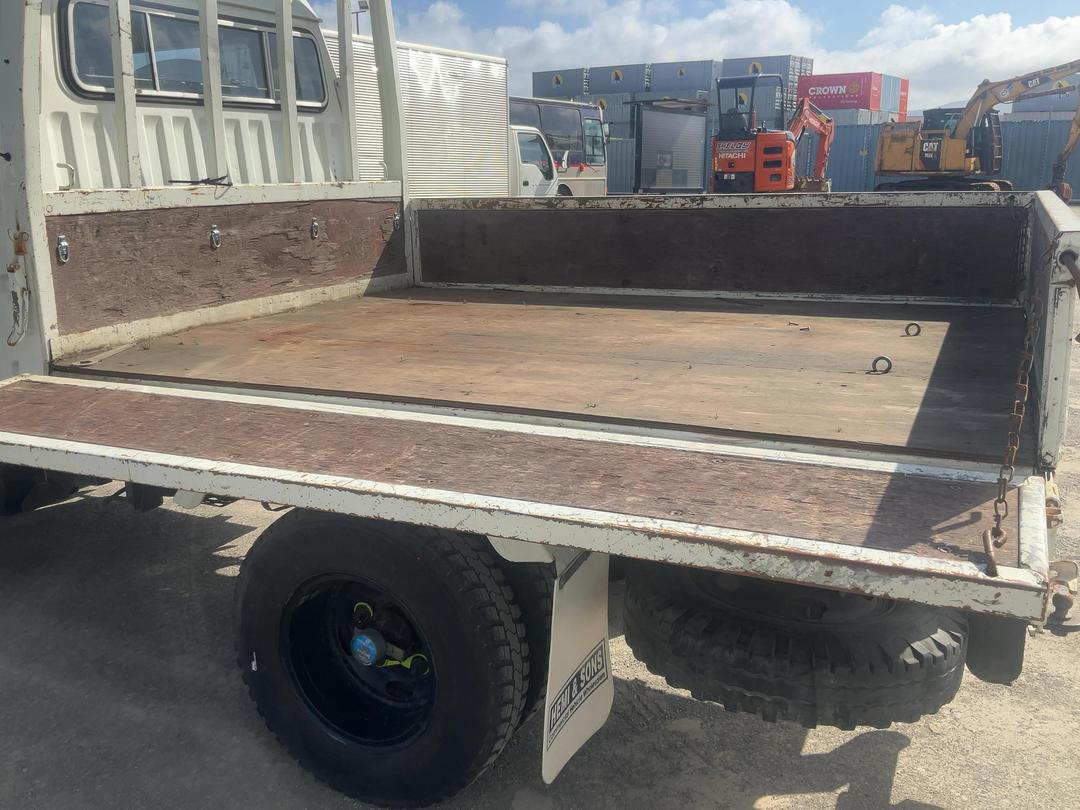 Photo '16' of Toyota Dyna 200 Double Cab - Flat Deck