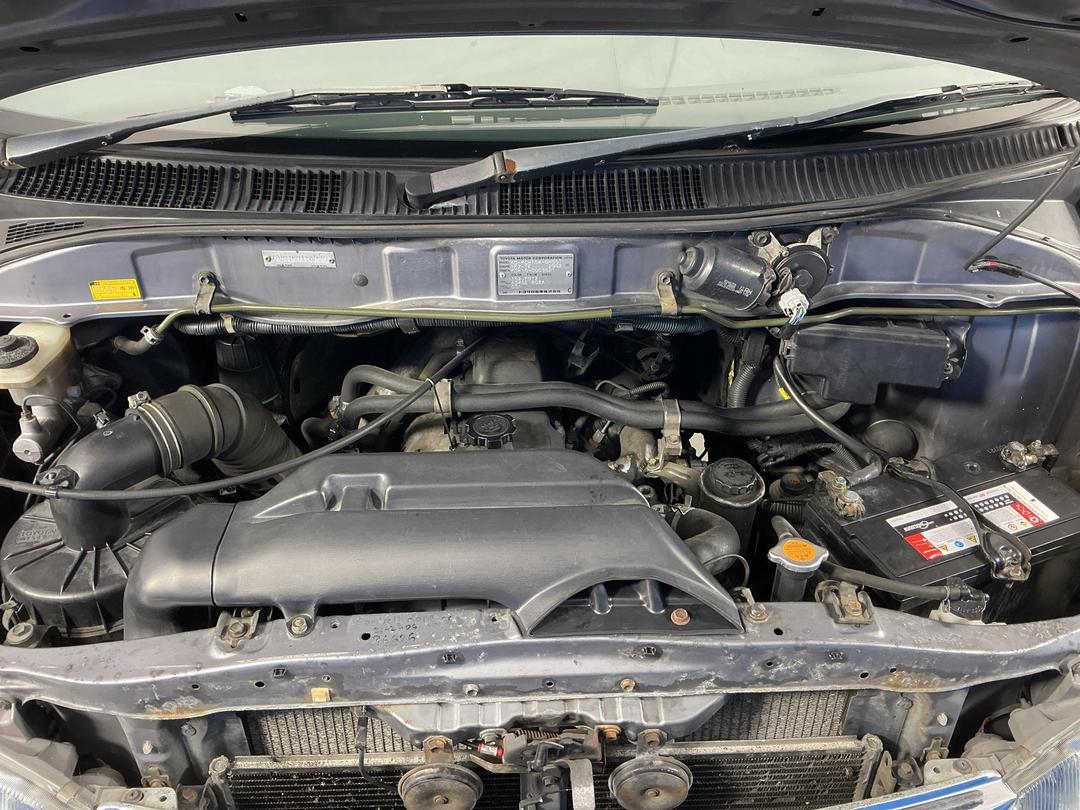 Photo '13' of Toyota Granvia