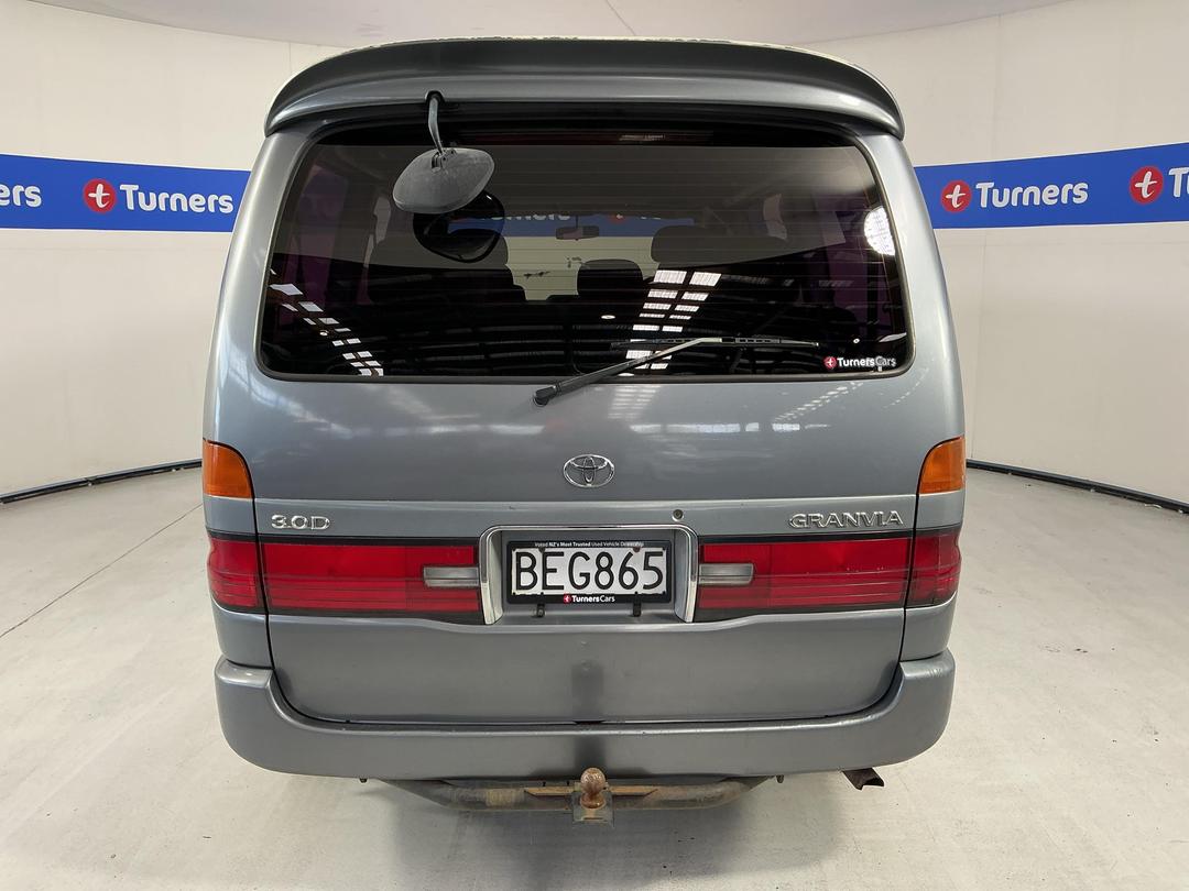 Photo '6' of Toyota Granvia