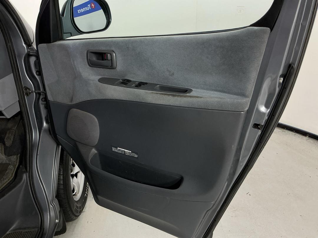 Photo '15' of Toyota Granvia