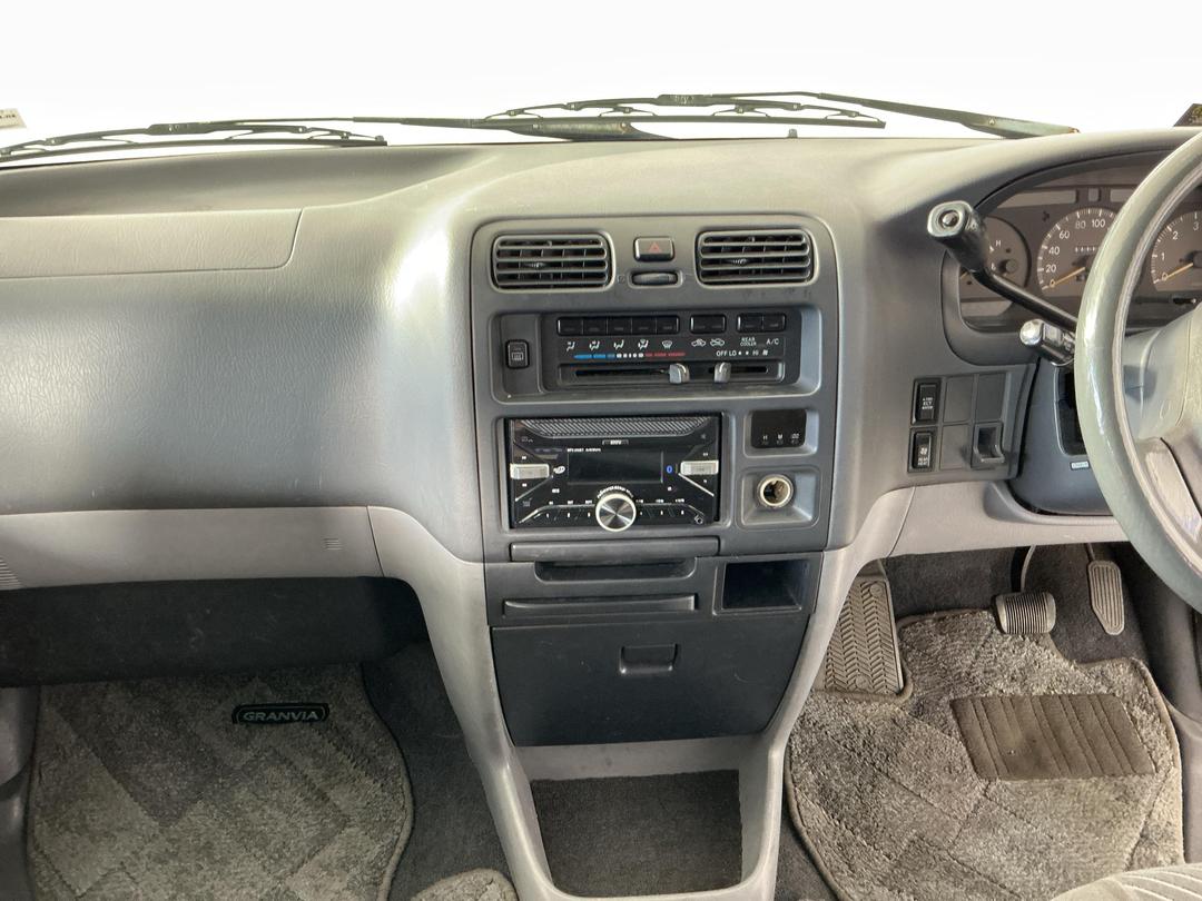 Photo '18' of Toyota Granvia