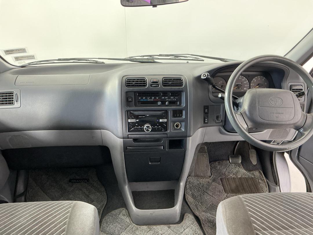 Photo '17' of Toyota Granvia