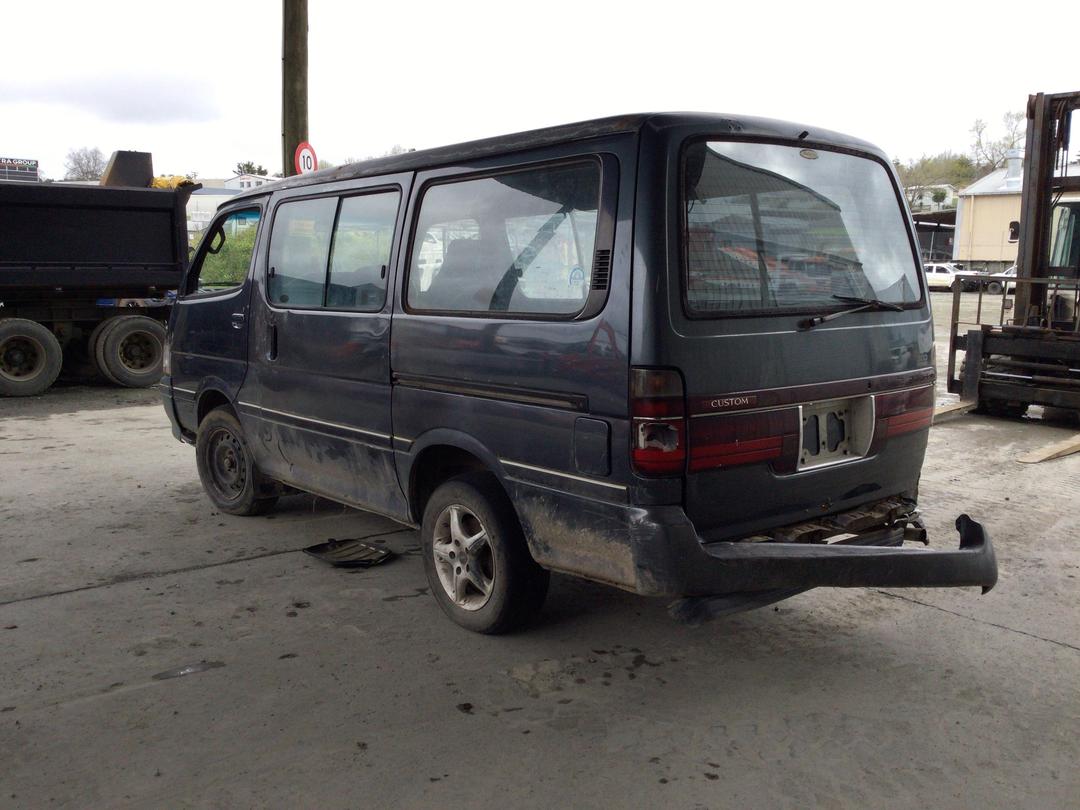 Photo '5' of Toyota Hiace Custom Photo '5' of Toyota Hiace Custom