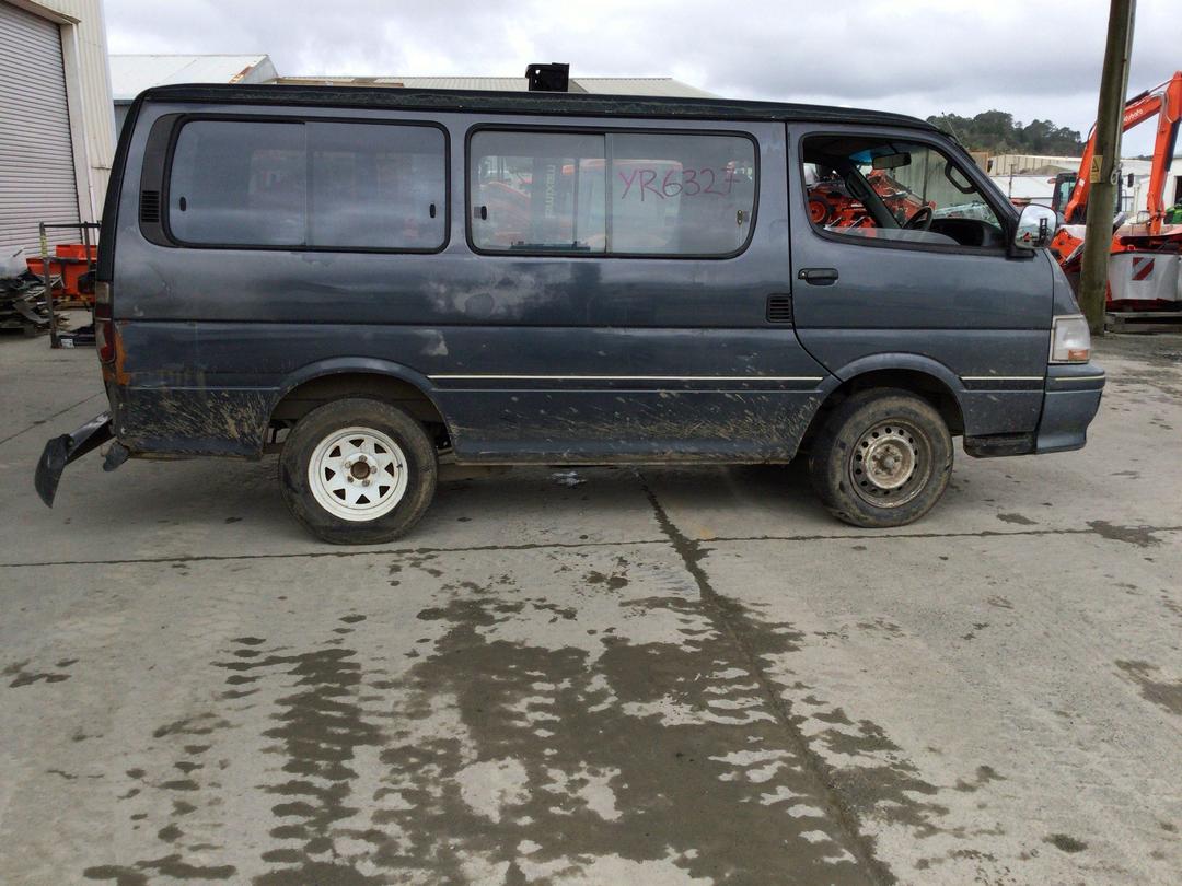 Photo '8' of Toyota Hiace Custom Photo '8' of Toyota Hiace Custom