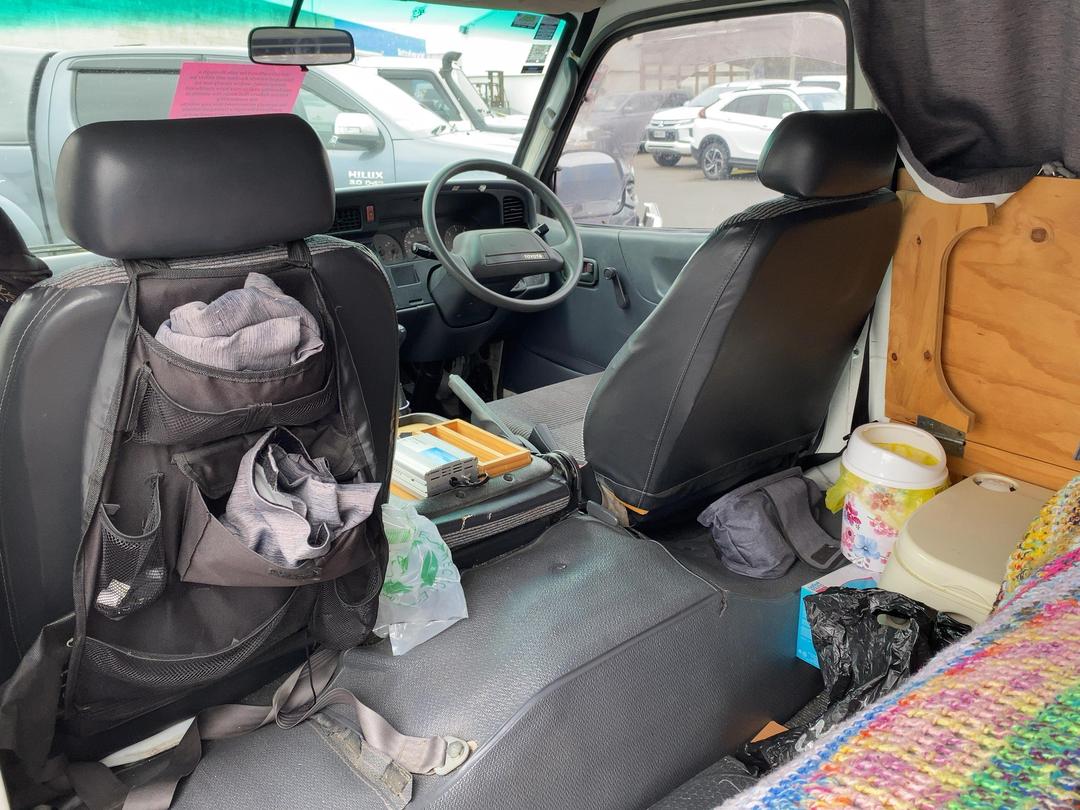 Photo '11' of Toyota Hiace ZL Photo '11' of Toyota Hiace ZL