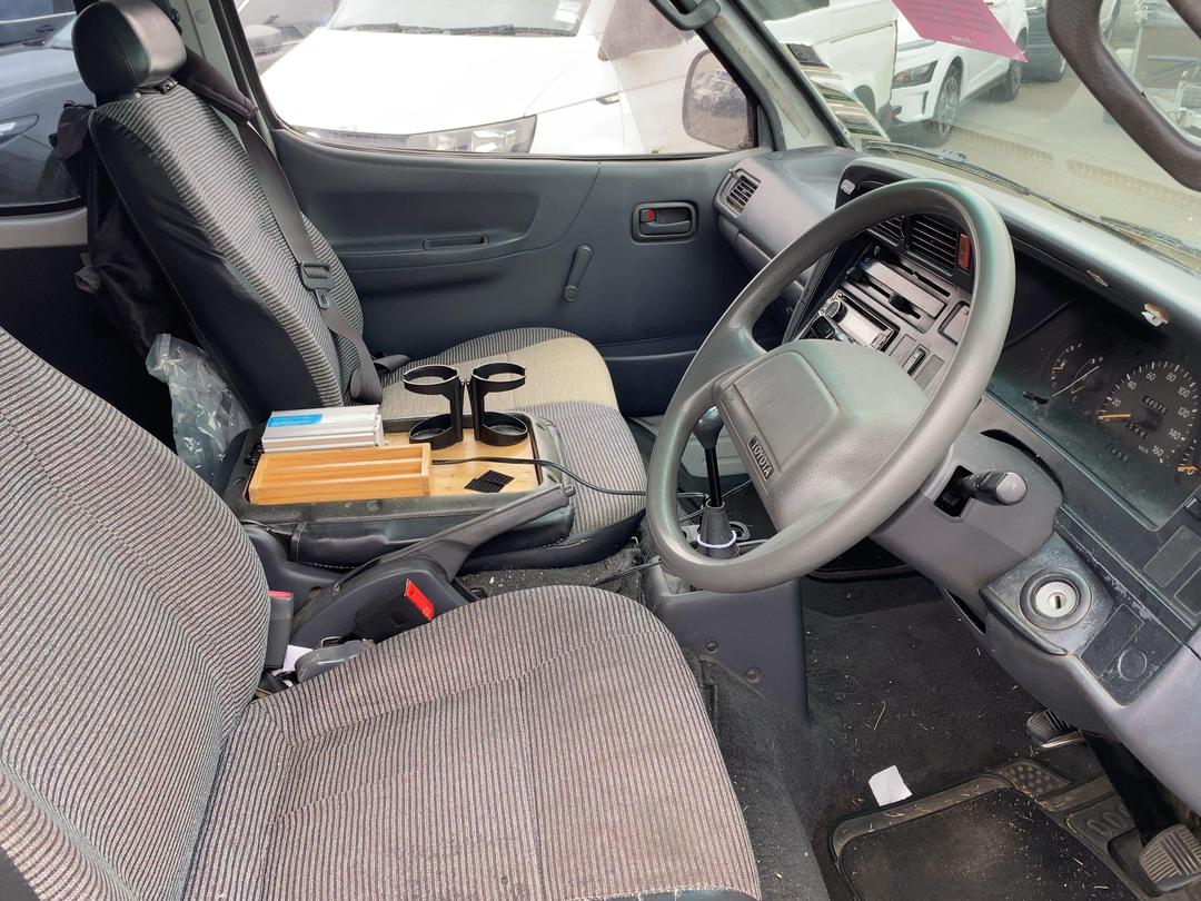 Photo '18' of Toyota Hiace ZL Photo '18' of Toyota Hiace ZL