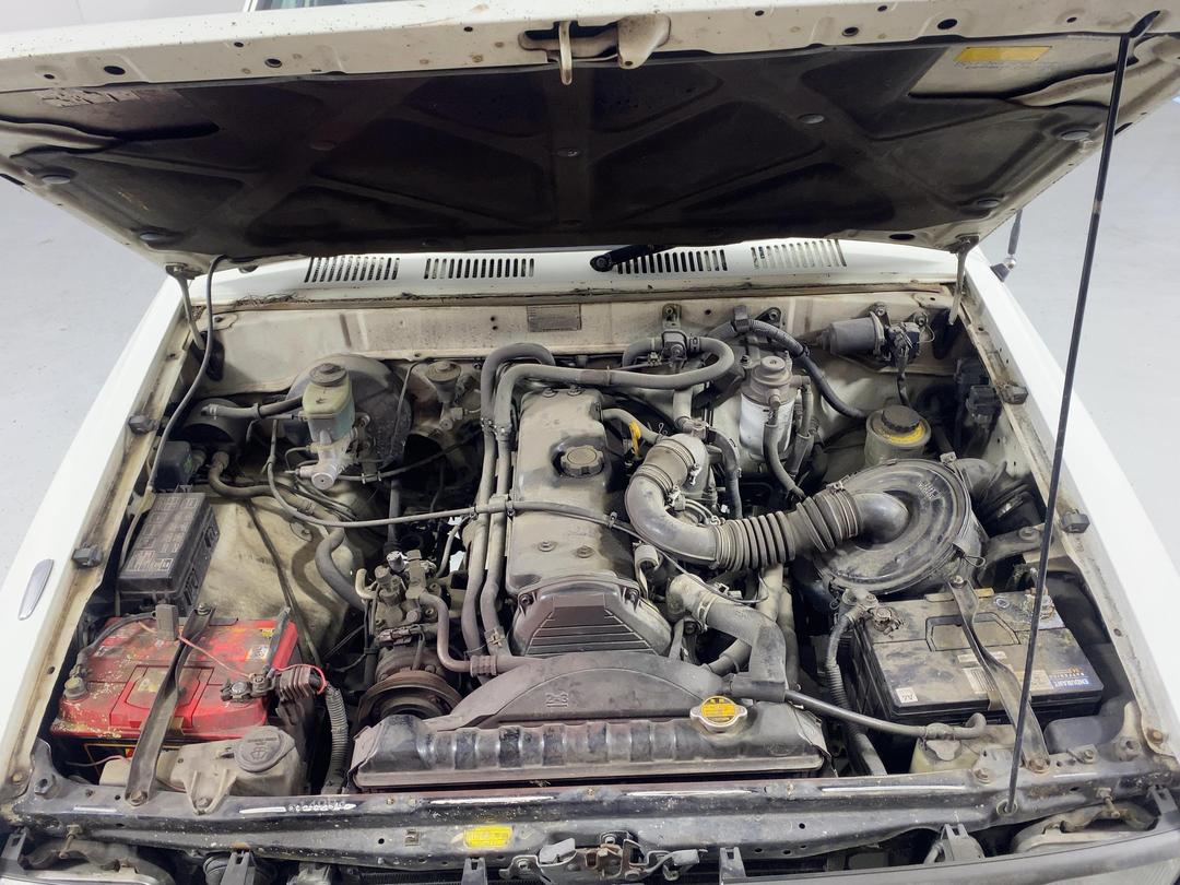 Photo '13' of Toyota Hilux