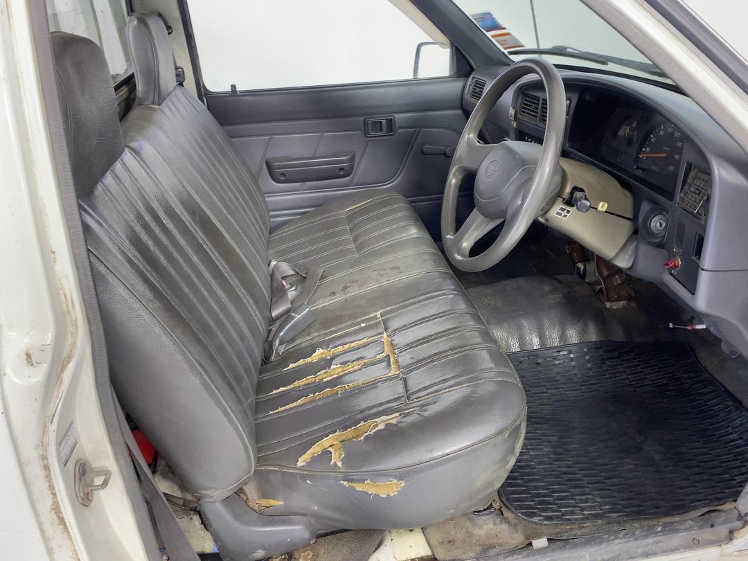 Photo '16' of Toyota Hilux