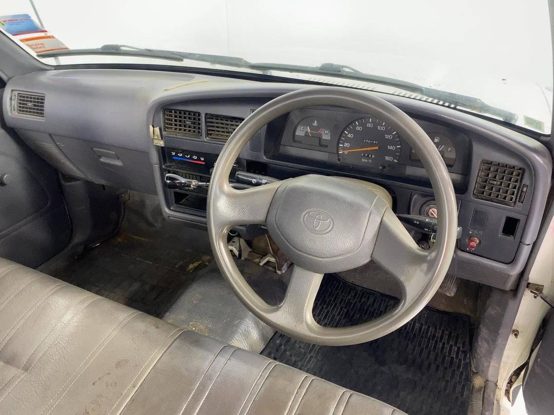 Photo '17' of Toyota Hilux
