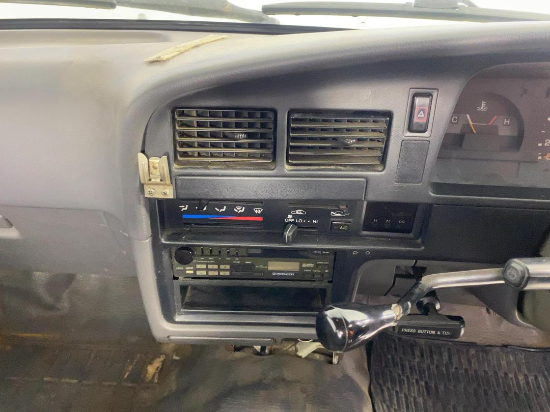 Photo '18' of Toyota Hilux