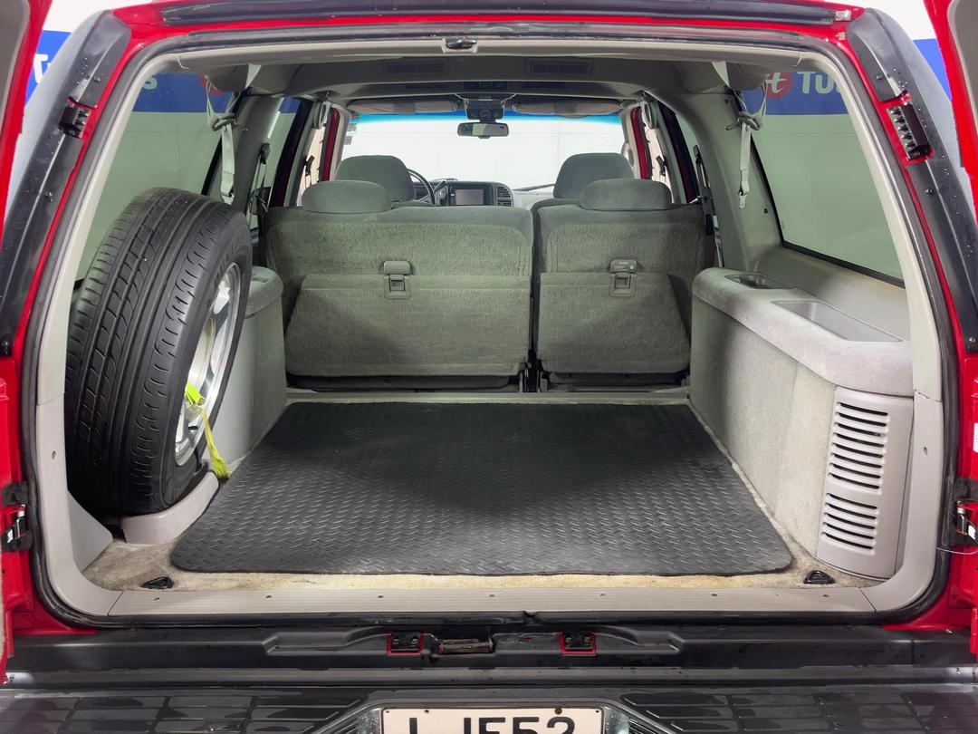 Photo '14' of Chevrolet Suburban