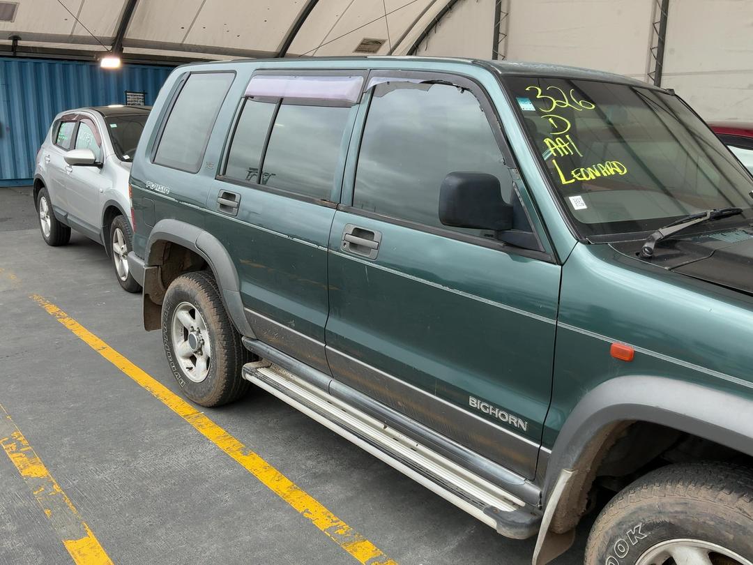 Photo '2' of Isuzu Bighorn Plaisir 3.1D Photo '2' of Isuzu Bighorn Plaisir 3.1D