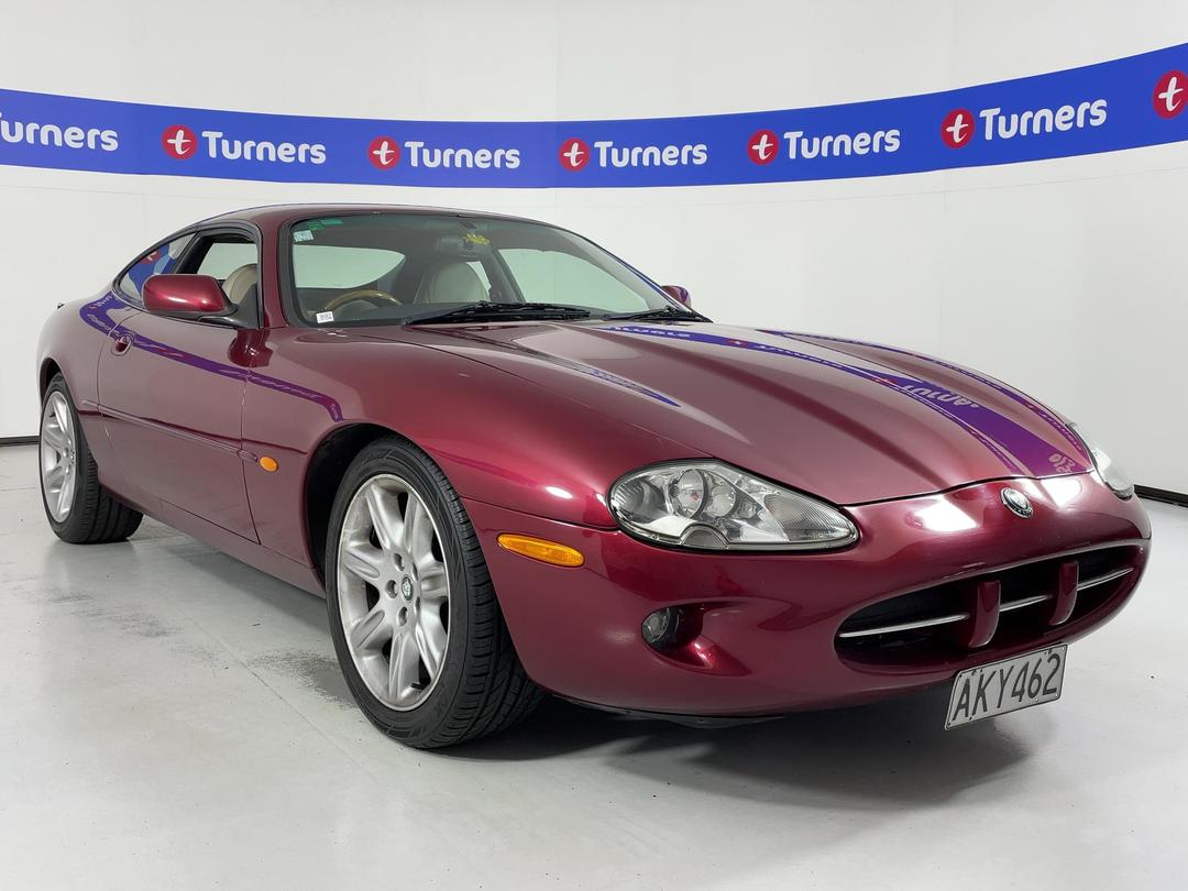 Photo '1' of Jaguar XK8
