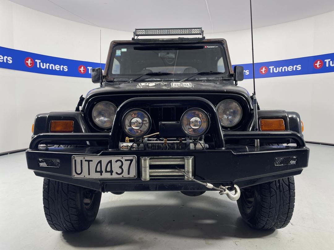 Photo '2' of Jeep Wrangler