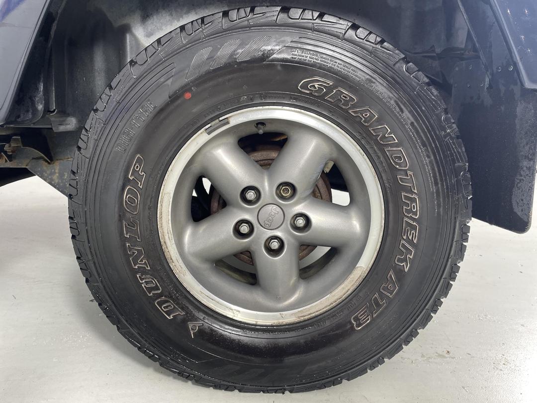 Photo '11' of Jeep Wrangler