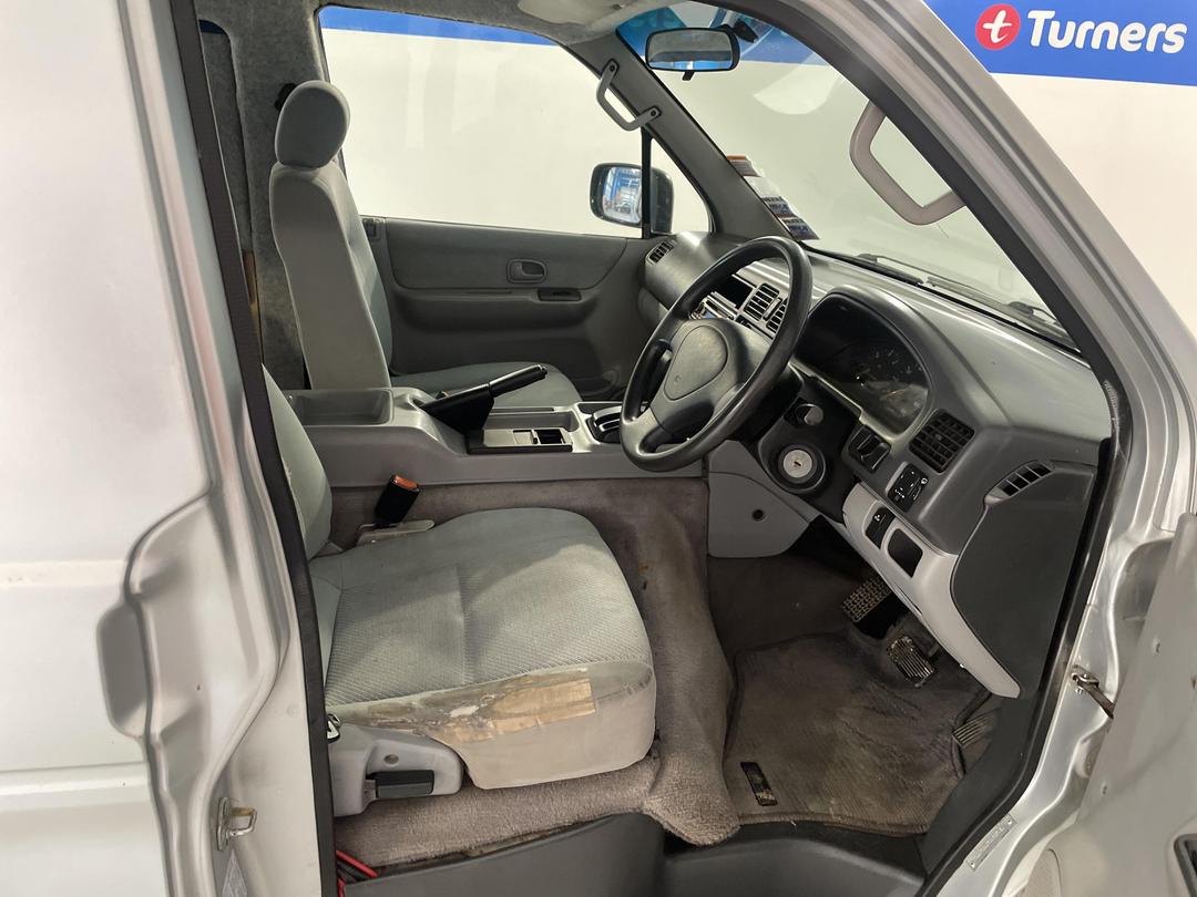 Photo '16' of Mazda Bongo