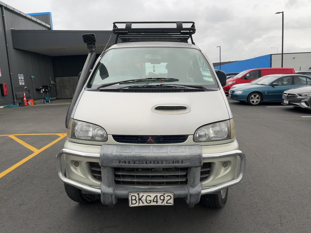 Photo '2' of Mitsubishi Delica Spacegear