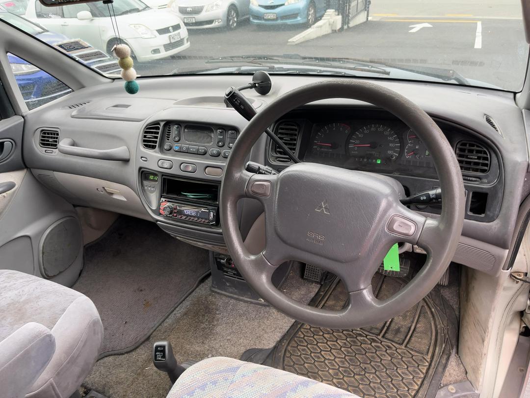 Photo '13' of Mitsubishi Delica Spacegear