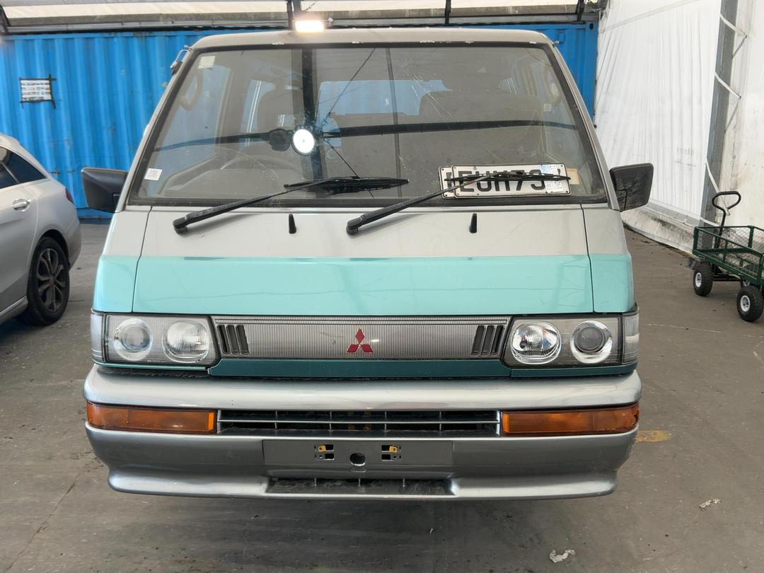 Photo '2' of Mitsubishi L300 SWB SP Photo '2' of Mitsubishi L300 SWB SP