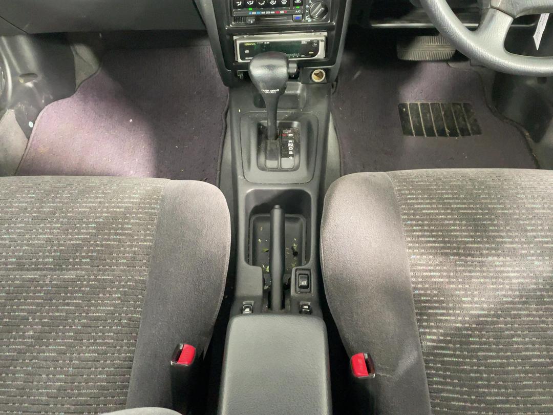 Photo '18' of Nissan Avenir