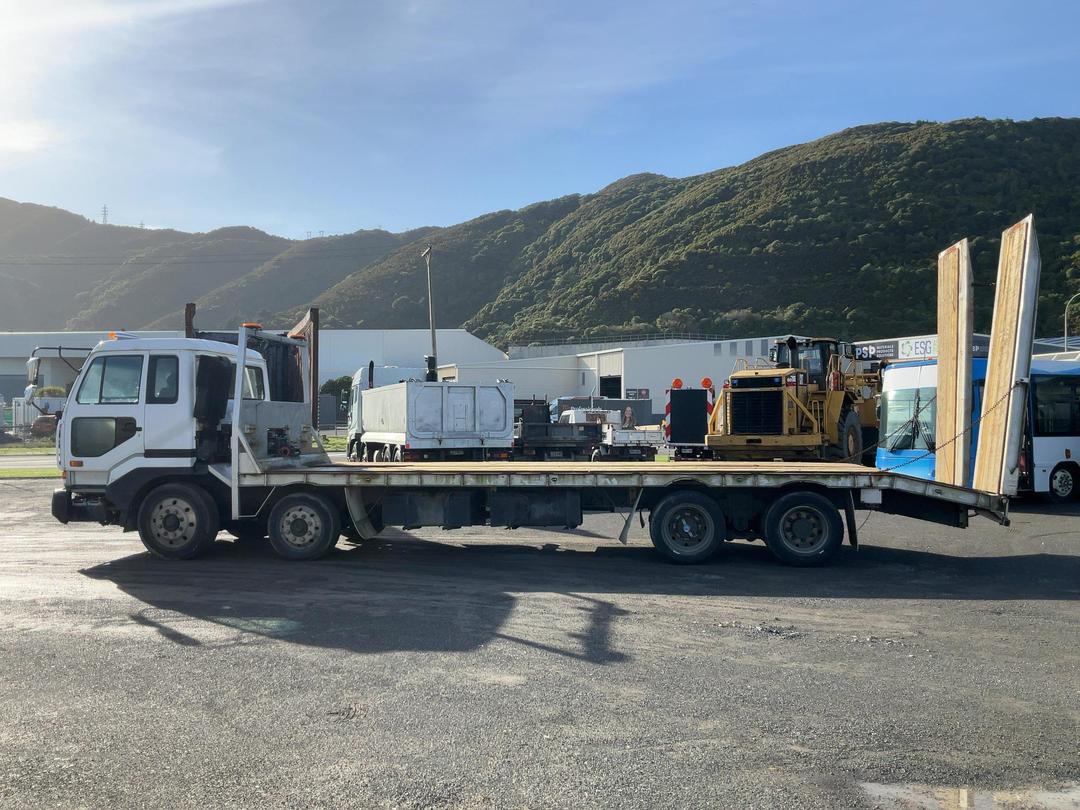 Photo '9' of Nissan Diesel CG45 Transporter