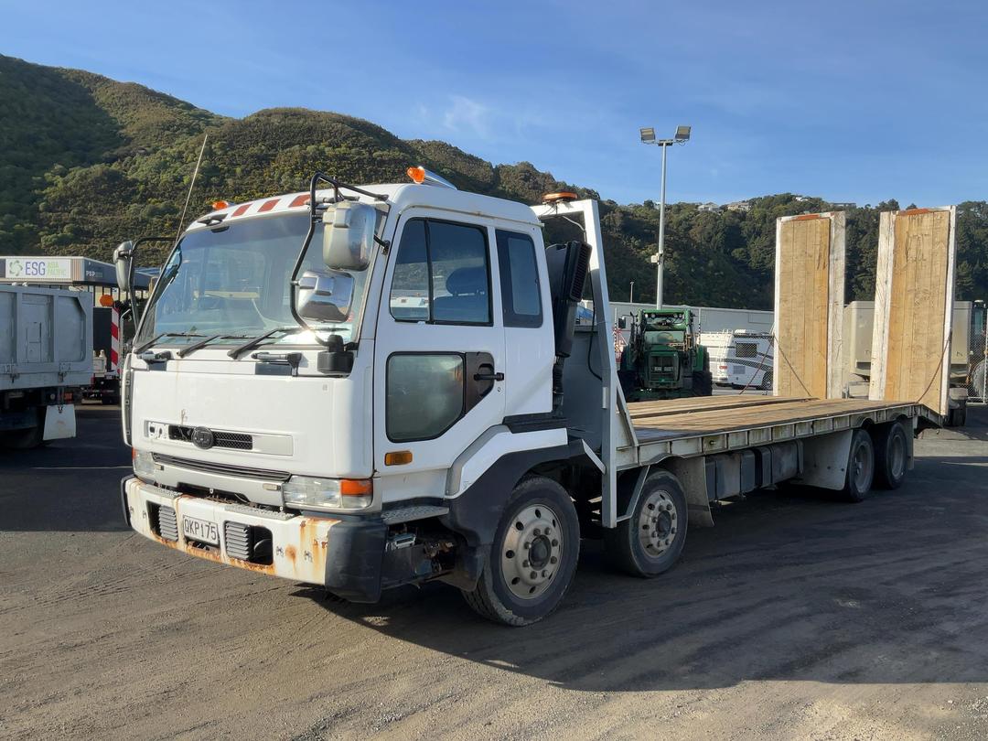 Photo '10' of Nissan Diesel CG45 Transporter