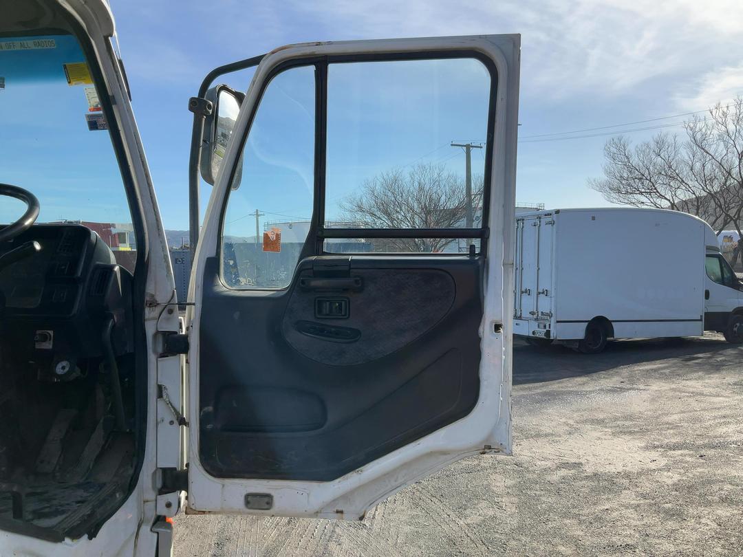 Photo '12' of Nissan Diesel CG45 Transporter