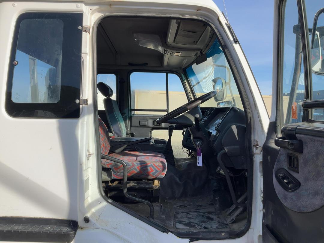 Photo '13' of Nissan Diesel CG45 Transporter