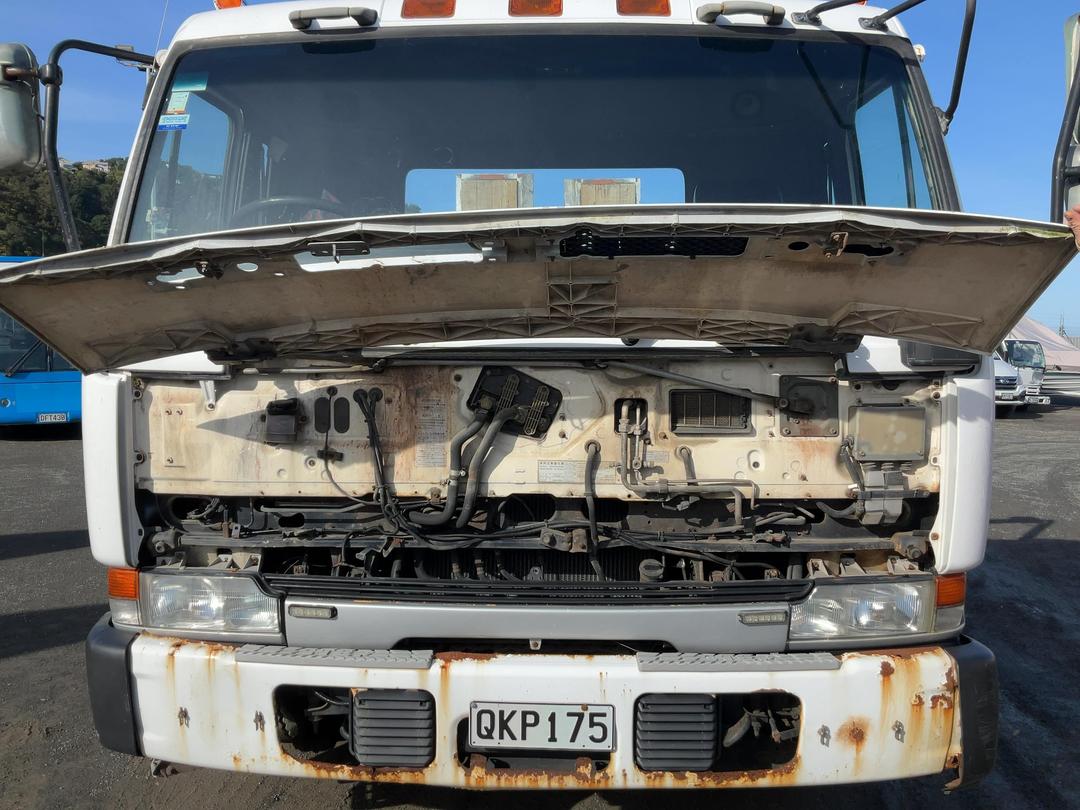 Photo '22' of Nissan Diesel CG45 Transporter