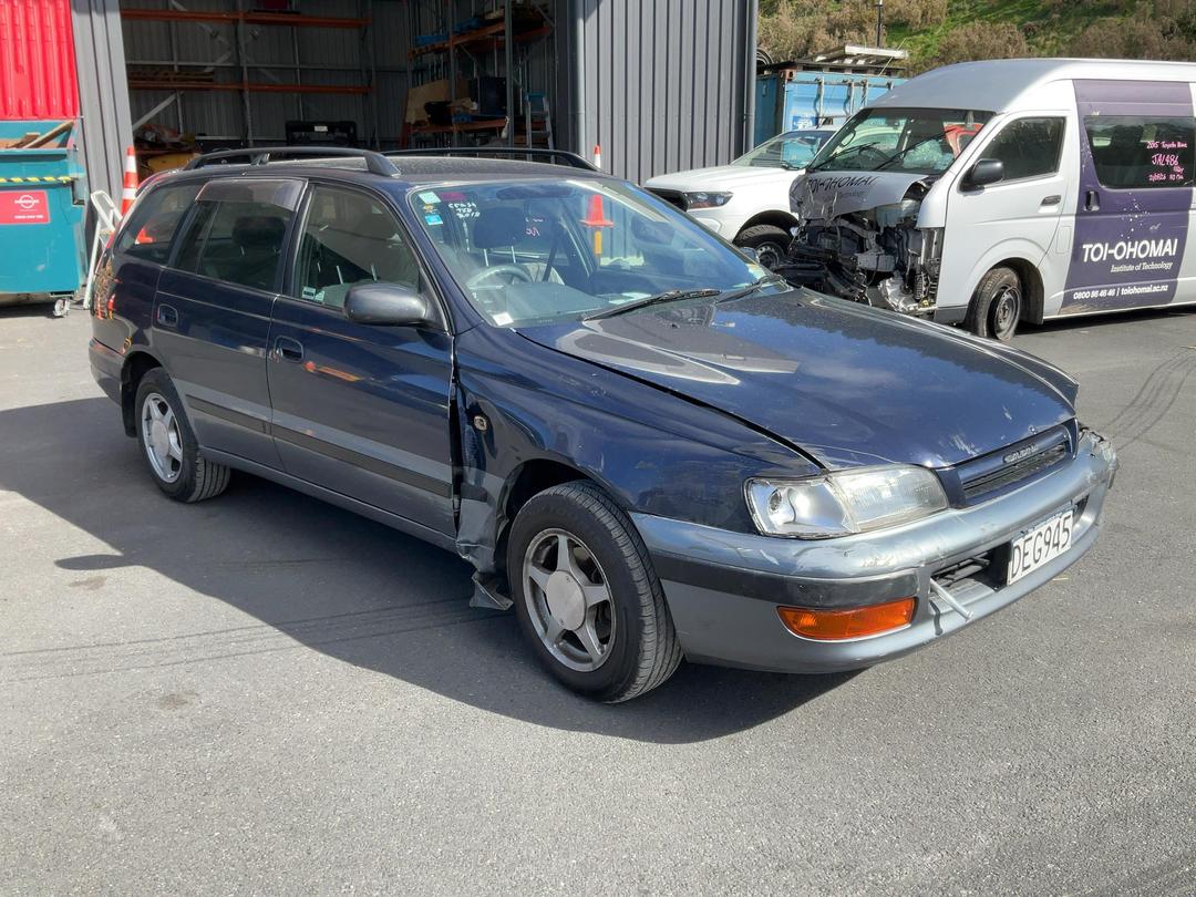 Photo '2' of Toyota Caldina CZ Photo '2' of Toyota Caldina CZ