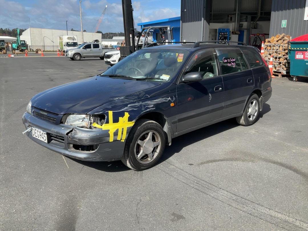 Photo '3' of Toyota Caldina CZ Photo '3' of Toyota Caldina CZ