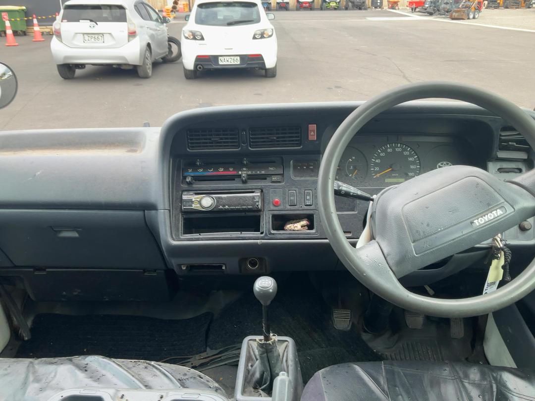 Photo '10' of Toyota Hiace