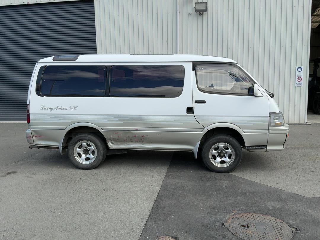 Photo '8' of Toyota Hiace Super Custom Photo '8' of Toyota Hiace Super Custom