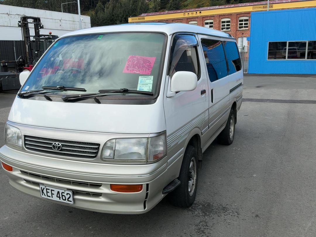 Photo '3' of Toyota Hiace Super Custom Photo '3' of Toyota Hiace Super Custom