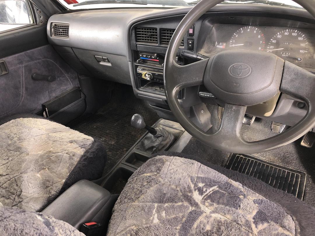 Photo '17' of Toyota Hilux DCB