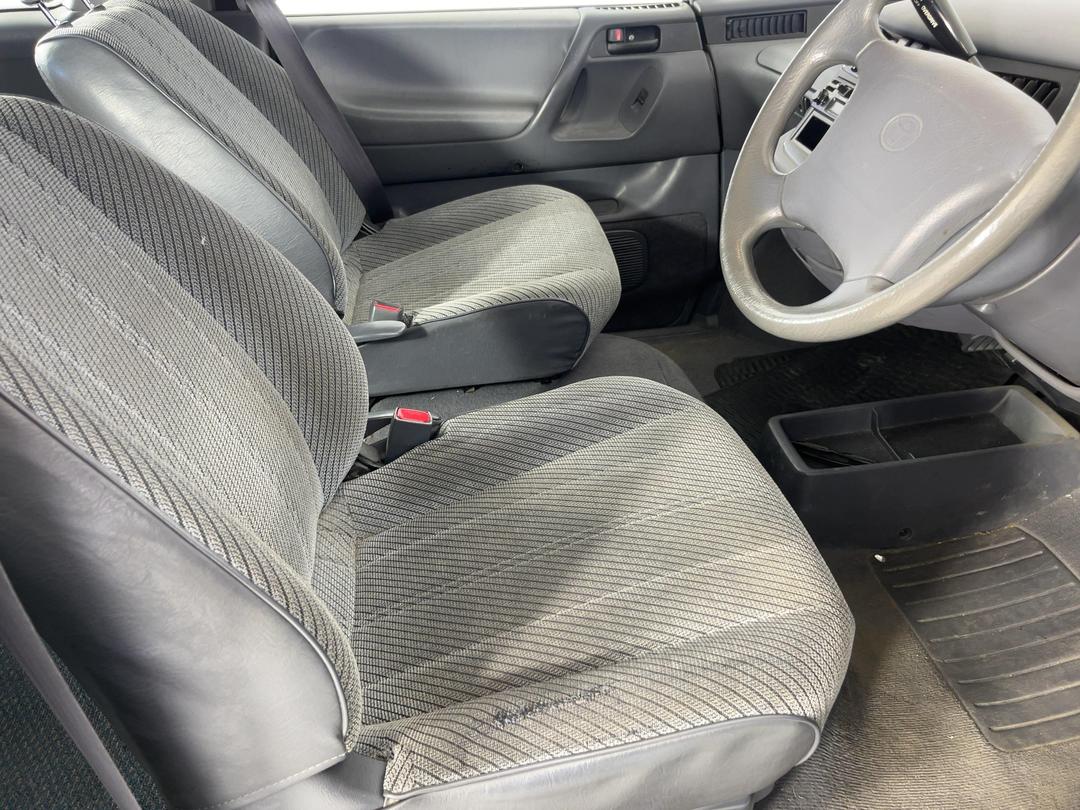 Photo '16' of Toyota Previa