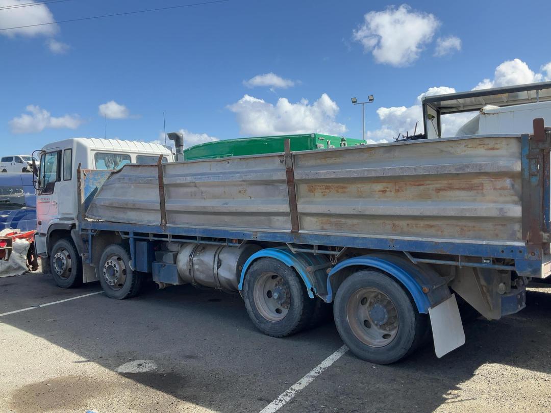 Photo '4' of Hino FY 1Kuka Tipper